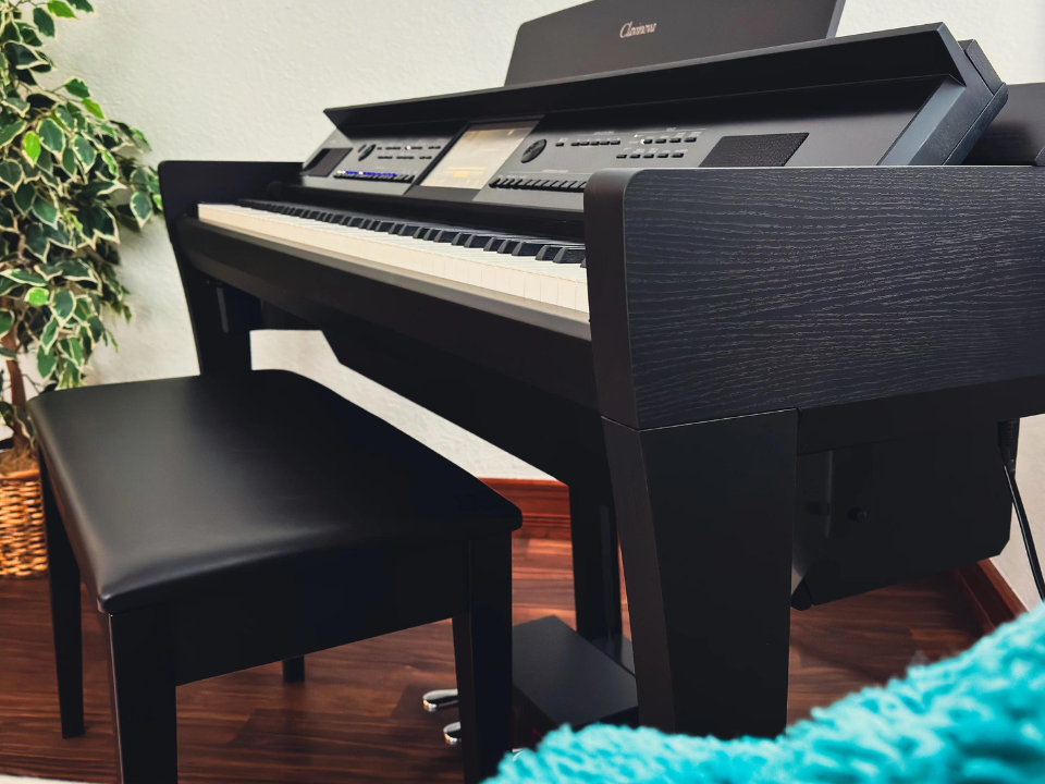 Hình ảnh chi tiết Yamaha CVP-909 B góc chụp 7